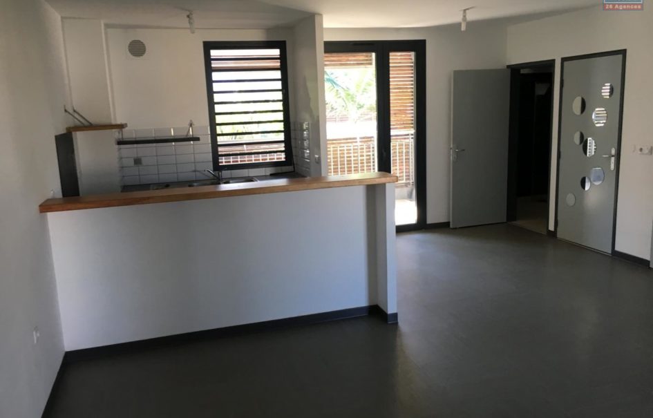 Appartement F4 centre ville, Etang Salé les Hauts Appartement F4 centre ville, Etang Salé les Hauts