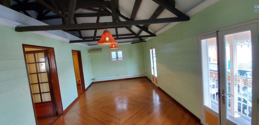 Ensemble immobilier bien situé, Saint Joseph