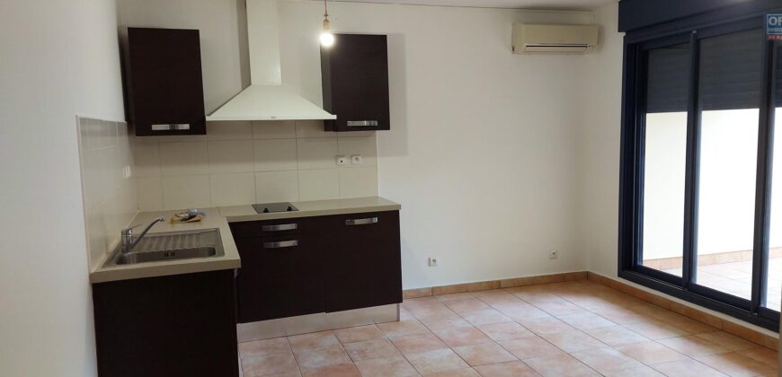 Sympathique appartement F2,  Sainte Clotilde