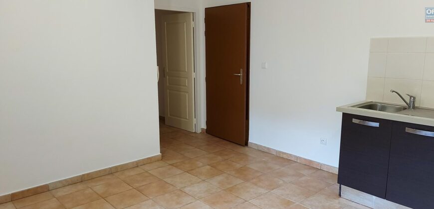 Sympathique appartement F2,  Sainte Clotilde