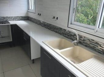 Spacieux appartement de type F2 situé proche de toutes commodité à Sainte Anne