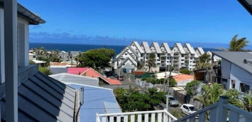 Bel appartement T3 offrant une belle vue sur mer, Saint Pierre