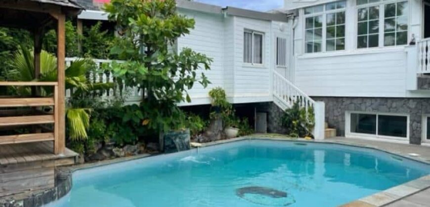 Bel appartement T3 offrant une belle vue sur mer, Saint Pierre