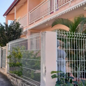Ensemble immobilier de 4 villas et un studio, Saint Louis