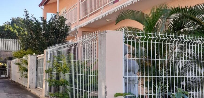 Ensemble immobilier de 4 villas et un studio, Saint Louis