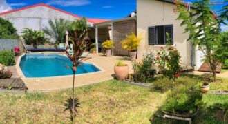 Séduisante villa de plain-pied avec piscine, La Rivière Saint Louis