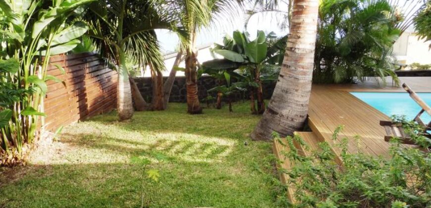 Superbe villa de 170 m2 sur 1000 m2 de jardin, Avirons