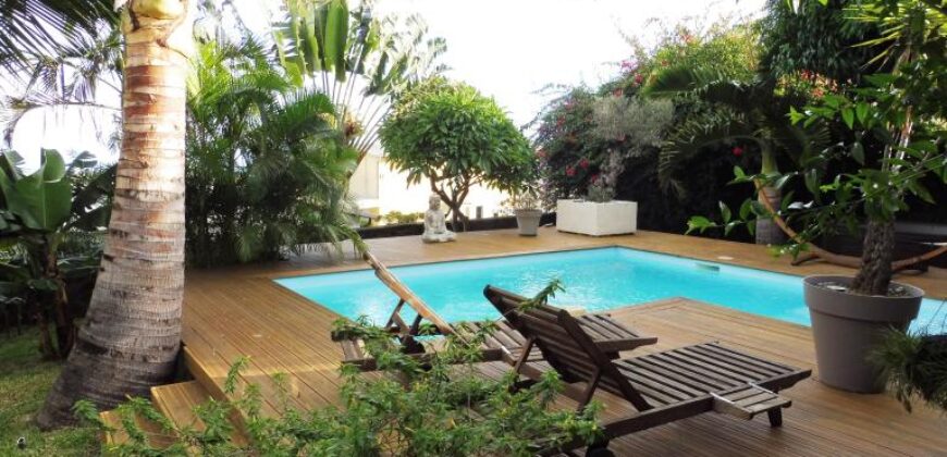 Superbe villa de 170 m2 sur 1000 m2 de jardin, Avirons