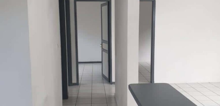 Location d’un chaleureux appartement de type F3, Saint Joseph