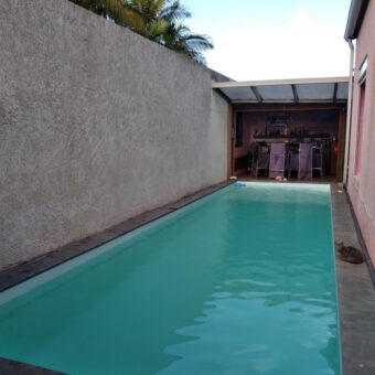 Charmante villa T5 avec piscine et vue mer, Tampon