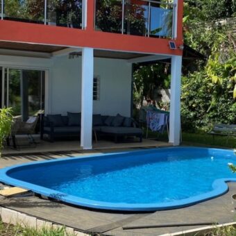 Spacieuse villa meublée et studio attenant à Sainte Marie