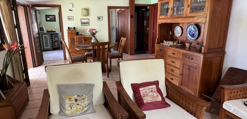 Somptueuse villa vue sur mer avec piscine, Entre deux