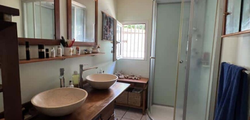 Somptueuse villa vue sur mer avec piscine, Entre deux