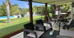 Somptueuse villa vue sur mer avec piscine, Entre deux