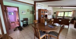 Somptueuse villa vue sur mer avec piscine, Entre deux