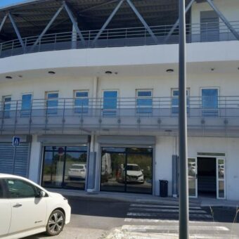 Local commercial avec vue mer et parking, Saint-Joseph