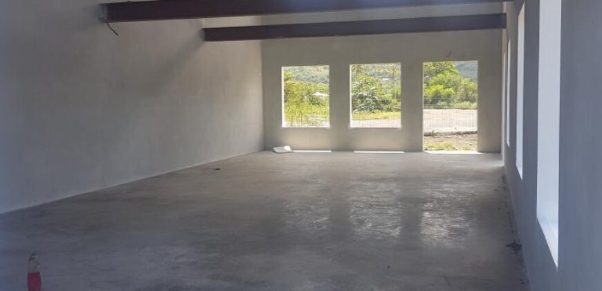 Local commercial de 100M2 avec vue montagne , Etang-Salé