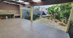 À louer : Villa T4 rénovée avec jardin clôturé à Saint-Benoit