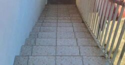 Appartement T3 avec cour fermée, proche du centre-ville de Saint-Benoit