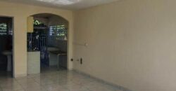 Appartement T3 avec cour fermée, proche du centre-ville de Saint-Benoit