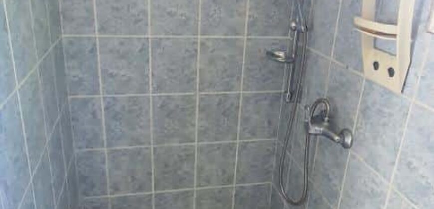 Appartement T3 avec cour fermée, proche du centre-ville de Saint-Benoit