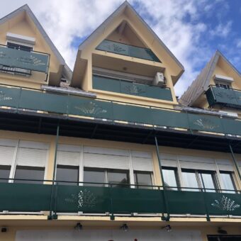 Grand appartement T2 avec balcon au centre-ville à Saint Denis.