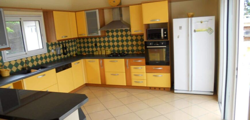 Grande maison de 142m2 de plein pieds La montagne à Saint Dénis