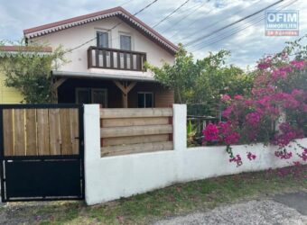 Charmante villa F4 avec espace de détente et piscine, Saint Joseph