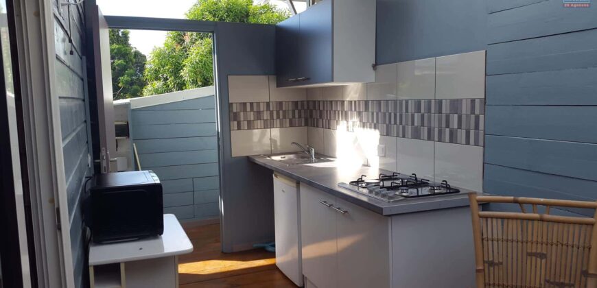 A vendre une maison créole en duplex proche commerces à Saint Pierre