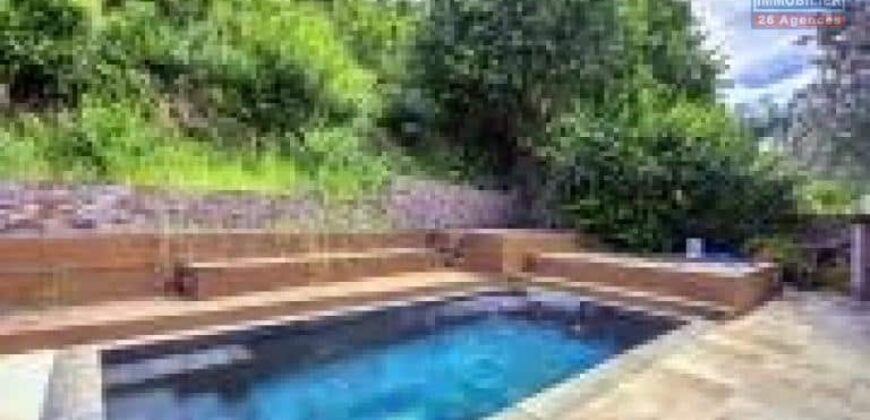 Vente superbe villa avec piscine et vue imprenable située aux Avirons