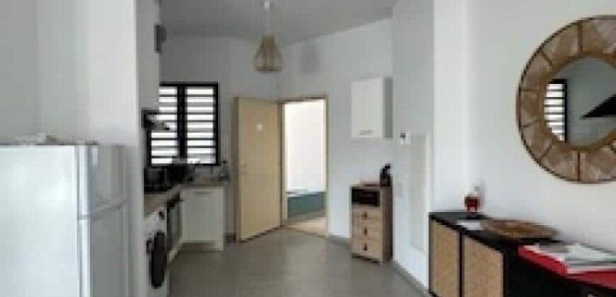 A vendre un appartement T2 neuf avec varangue situé à Saint Pierre
