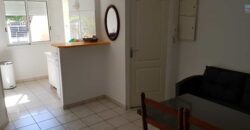 En location un appartement meublé T2 situé dans une petite résidence sécurisée, Etang Salé Les Bains