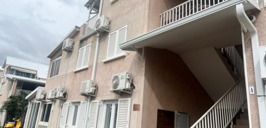 A vendre un appartement T3 refait à neuf avec parking en bord de mer à La Saline les Bains