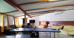 Opportunité exceptionnelle aux Colimaçons : En vente Ensemble immobilier polyvalent avec piscine et potentiel commercial