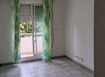 A vendre un studio de 20m2 avec parking à Sainte Clotilde