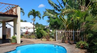 Vente d’une grande villa T5 avec jardin piscine et vue imprenable sur mer à La Possession