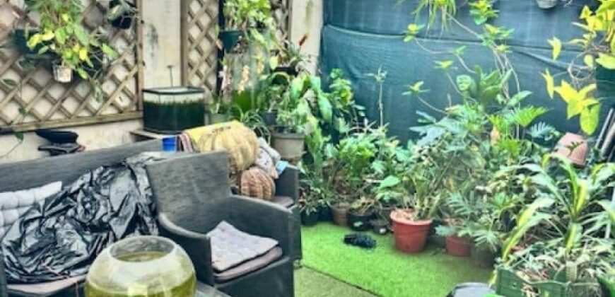 A vendre un appartement F2 en rez-de-jardin avec varangue situé avenue Stanislas Gimard Sainte-Clotilde