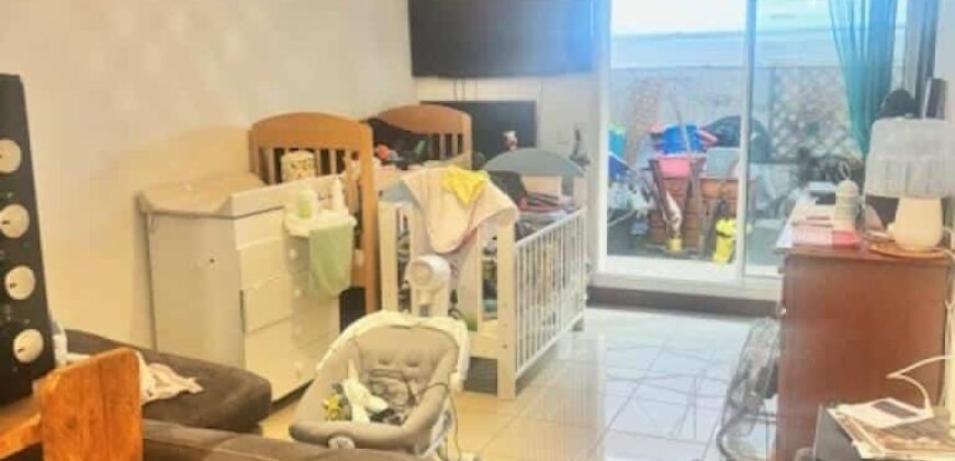 A vendre un appartement F2 en rez-de-jardin avec varangue situé avenue Stanislas Gimard Sainte-Clotilde