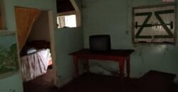 Petite villa de 38 m2 à rénover en vente située dans le quartier paisible de l’Entre-Deux
