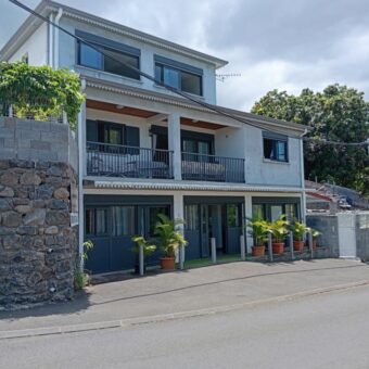 En vente une grande villa en Triplex avec vue mer située dans un quartier calme de Saint Louis