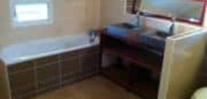 A louer appartement T4 de 84 m² avec vue imprenable sur la mer au Portail Saint-Leu. A louer appartement T4 de 84 m² avec vue imprenable sur la mer au Portail Saint-Leu.