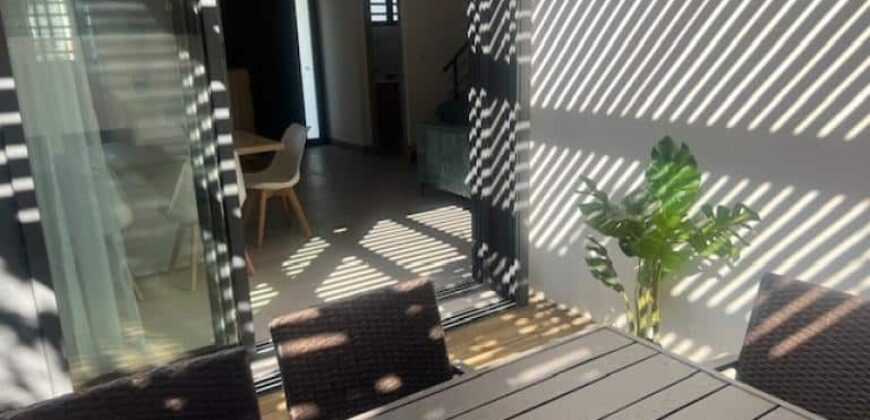 A louer une magnifique villa F4 meublée située en plein centre-ville de l’Étang-Salé les Hauts