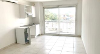 Vente d’un appartement rénové dans une résidence à Le Port