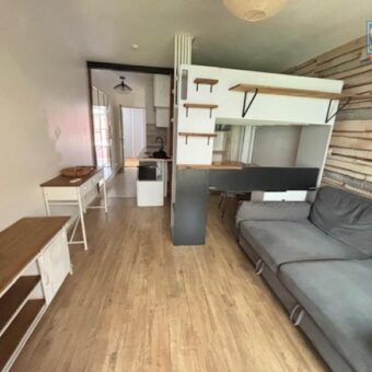 A louer un studio meublé de 23.50 m2 situé à Sainte-Clotilde