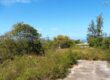 En vente un terrain plat constructible de 882 m2 situé dans le quartier calme de Piton à Saint Leu