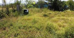 En vente un terrain plat constructible de 882 m2 situé dans le quartier calme de Piton à Saint Leu