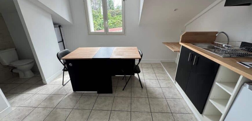 A louer plusieurs studios meublés neufs situés proche de l’université au Tampon