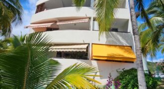A vendre un charmant studio rénové à deux plages au coeur de la station balnéaire de Boucan Canot