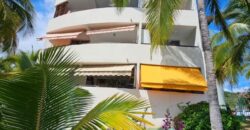 A vendre un charmant studio rénové à deux plages au coeur de la station balnéaire de Boucan Canot