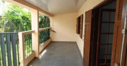 A vendre une villa F5 de 130m2 avec grand garage à Sainte Anne